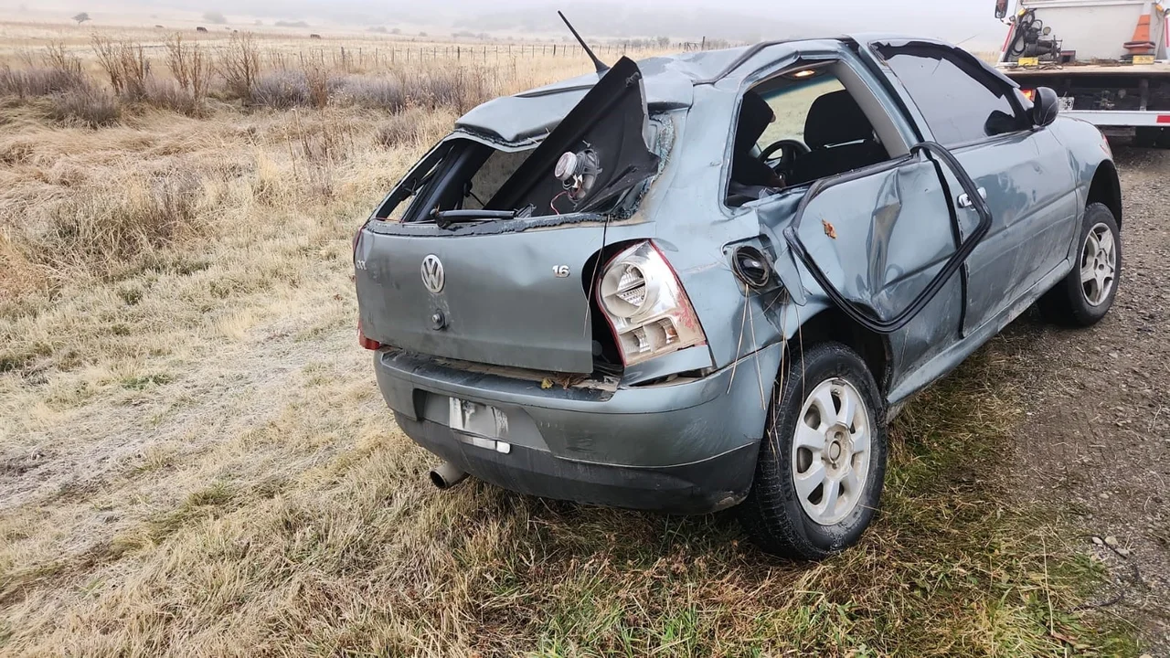 Accidente en la Ruta 259: Conductora ilesa tras despiste y vuelco