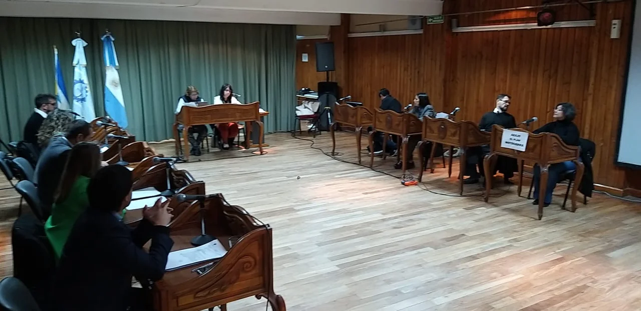 El Concejo podría hacer una contratación temporal para ocupar la secretaría legislativa