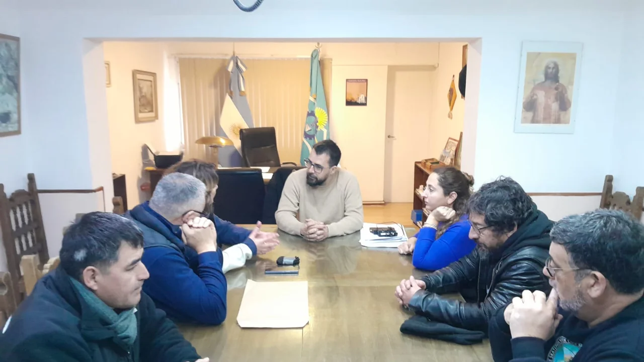 Taccetta recibió a los representantes sindicales de la Patagonia que llegaron para acompañar al SOEME