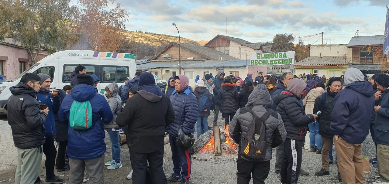 Taccetta recibió a los representantes sindicales de la Patagonia que llegaron para acompañar al SOEME