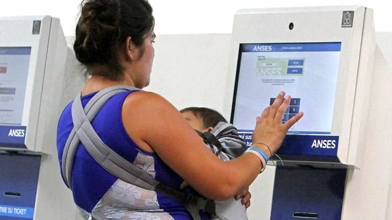 El Gobierno anunció un nuevo aumento en la Asignación Universal por Hijo y la Tarjeta Alimentar