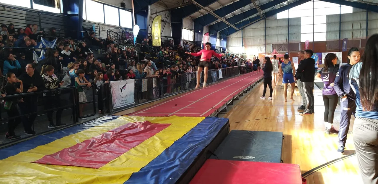 Comenzó el Torneo de Gimnasia de Trampolín con deportistas de todo el país