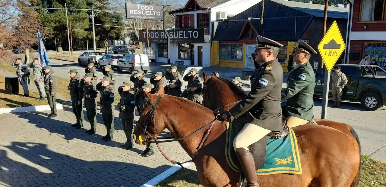 Gendarmería conmemoró en Esquel el 42° aniversario del Bautismo de Fuego en la Gesta de Malvinas