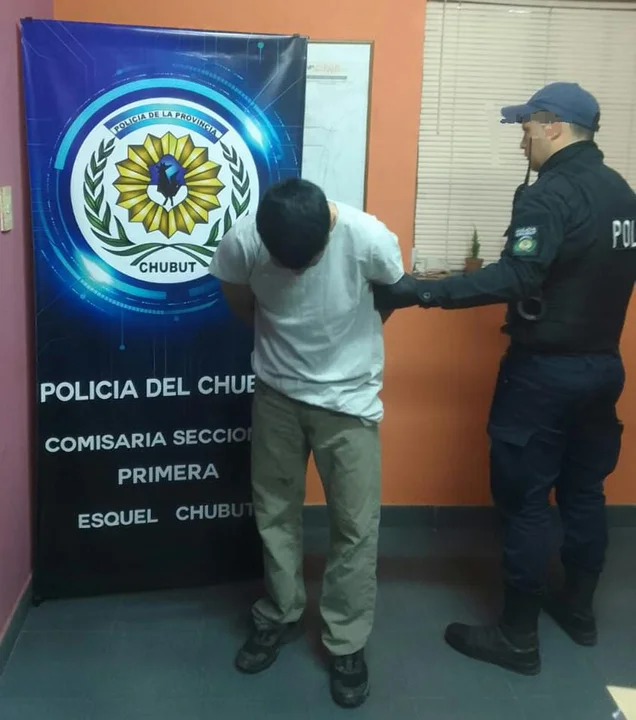 Una pareja fue detenida por generar daños en una vivienda de Esquel