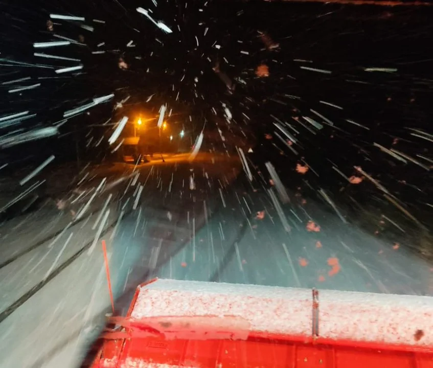 Copiosa nevada en Esquel, recomiendan precaución en las rutas de la zona