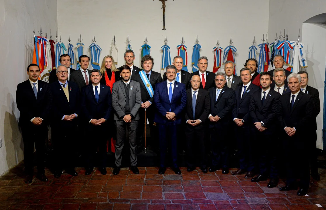 Milei firmó el Pacto de Mayo con 18 gobernadores: “Anunciamos el puntapié del nuevo orden para nuestro país”