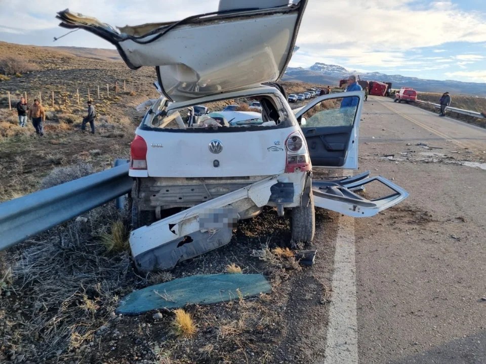 Impactante choque en la ruta 26: un camión y un auto que venía a Esquel fueron los protagonistas