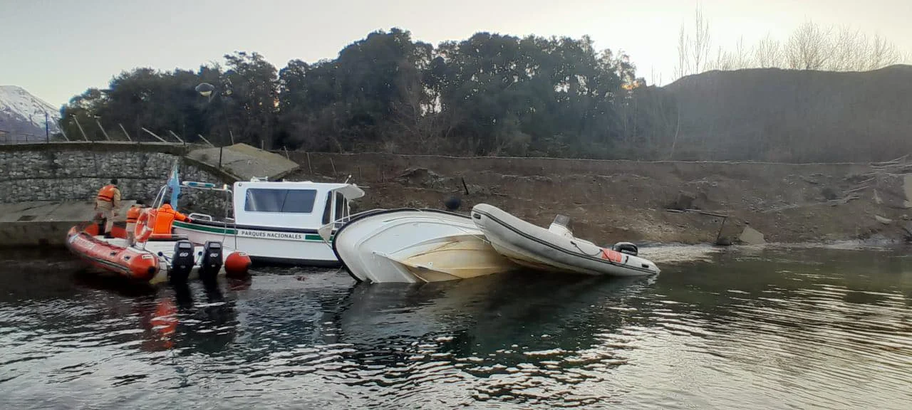 Alarma en Lago Puelo: se hundió el muelle