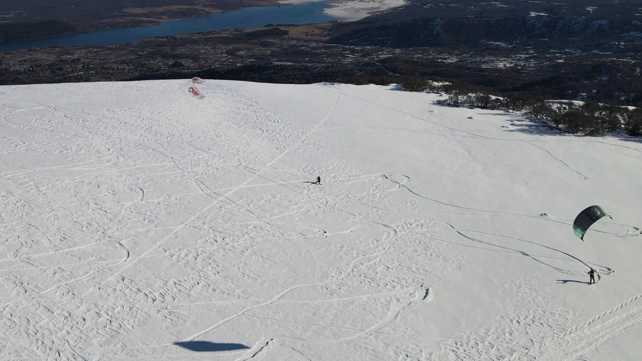 Sierra Colorada es un potencial destino para el desarrollo del Snow Kite