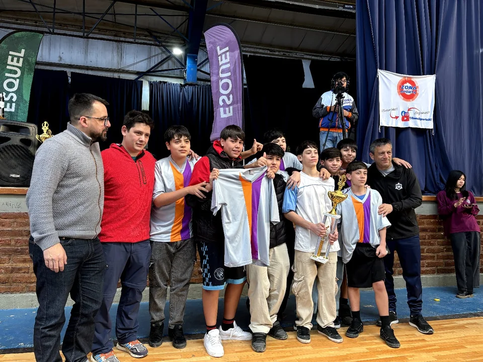 Finalizó la Copa Barrial de Invierno que contó con la participación de 30 equipos
