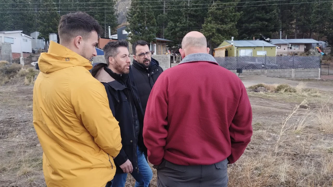 Esquel recibirá aportes para continuar con las obras de electricidad, agua potable y gas en Valle Chico