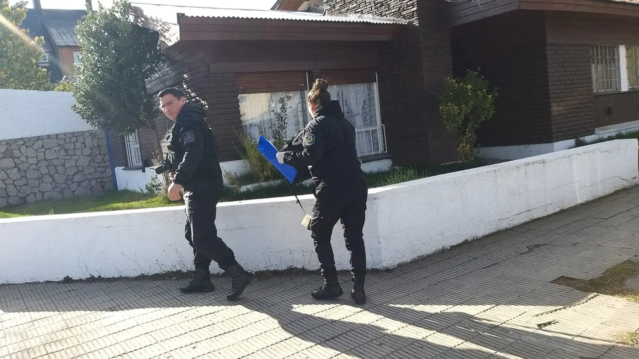 Allanaron el Hogar de Adolescentes de Esquel por un robo en un local céntrico