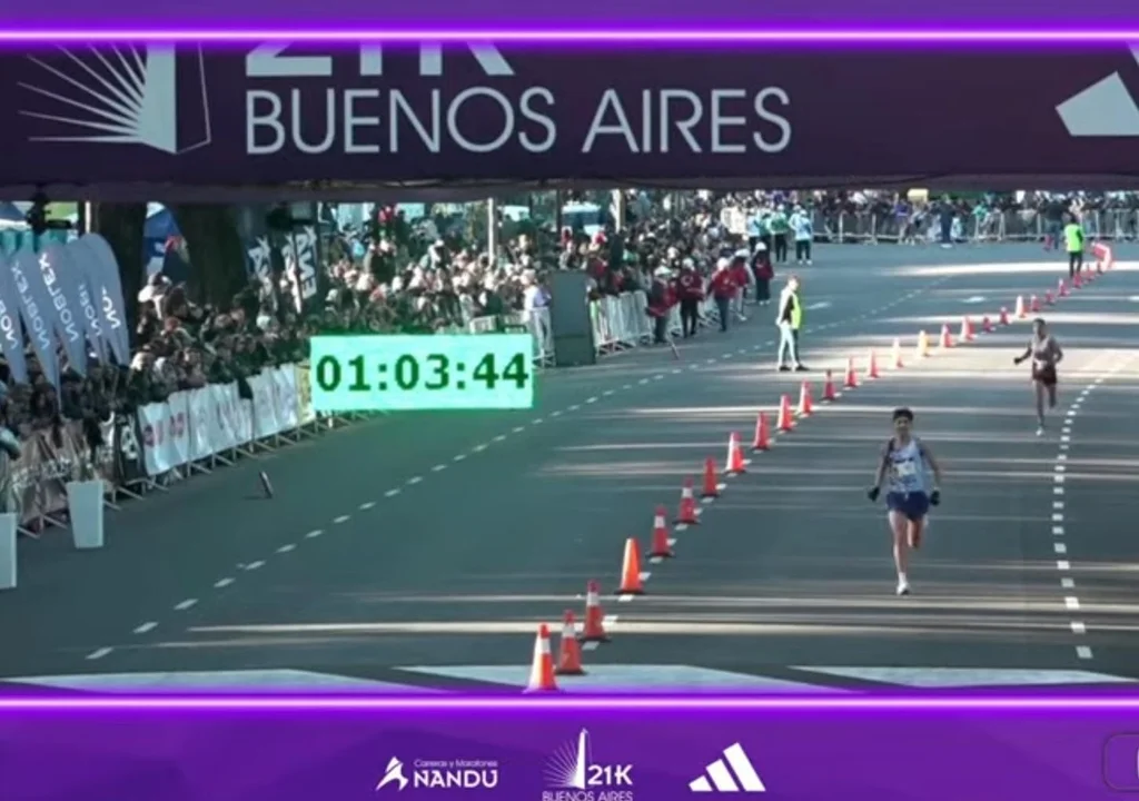 Orgullo chubutense: "Coco" Muñoz logró el subcampeonato argentino en la Media Maratón de Buenos Aires