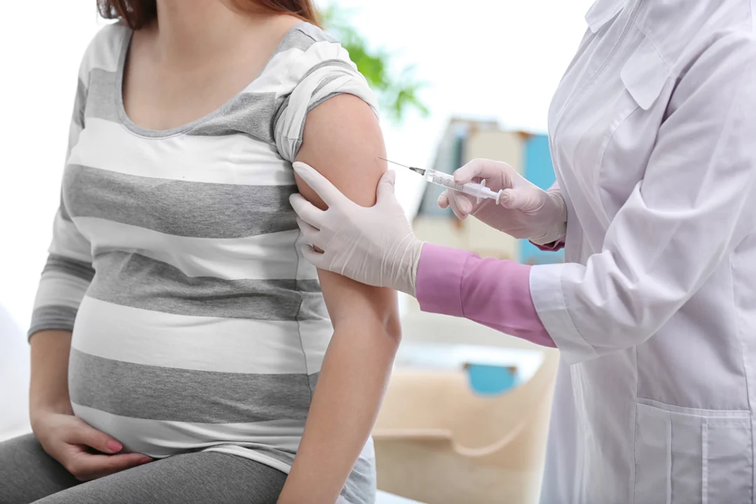 Embarazadas: Últimos días de la campaña de vacunación contra el Virus Sincicial Respiratorio