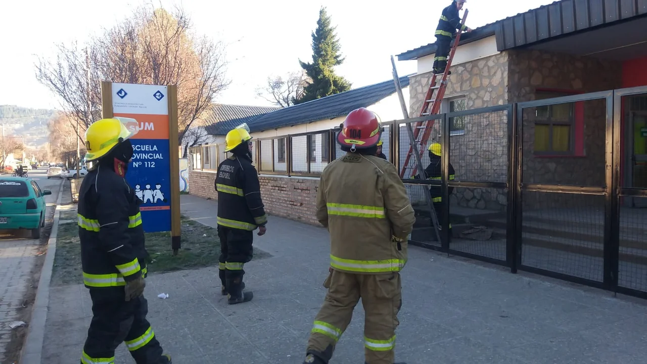 Evacuaron la Escuela 112 por un principio de incendio en la caldera