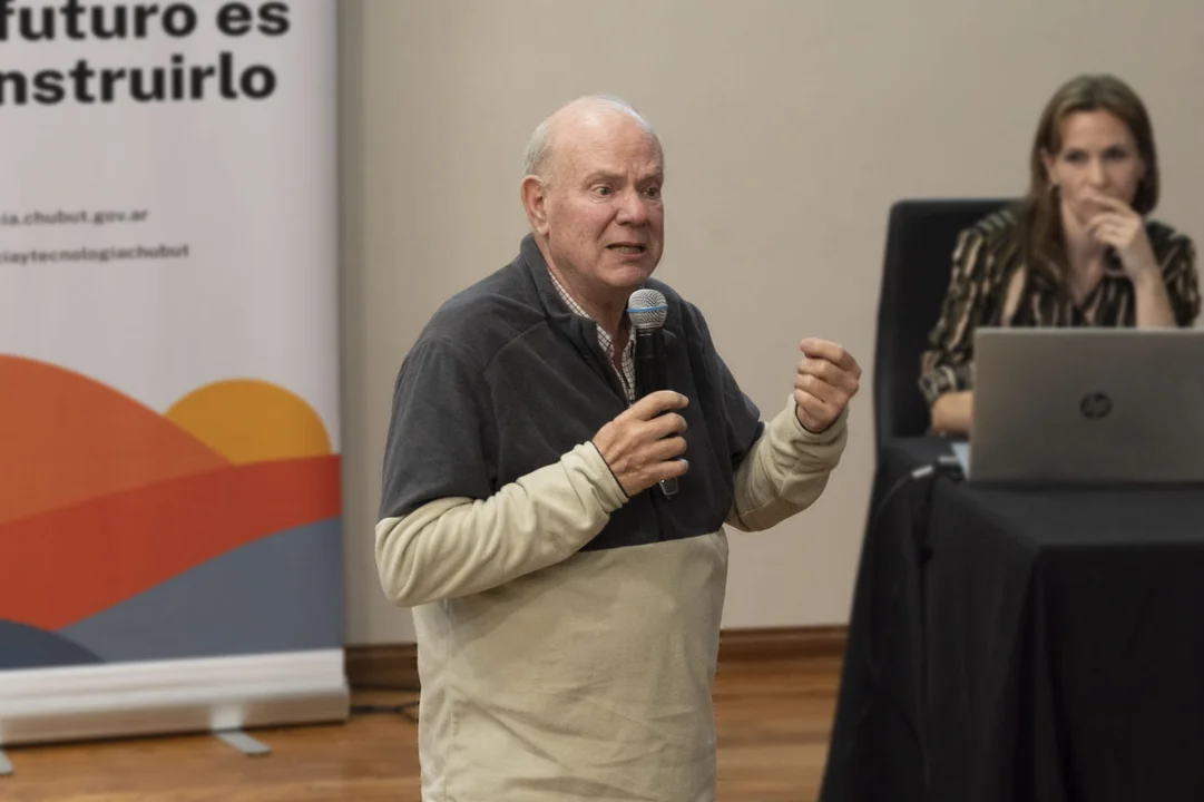 Guillermo Defossé recibió el título de Profesor Emérito por su labor académica y profesional