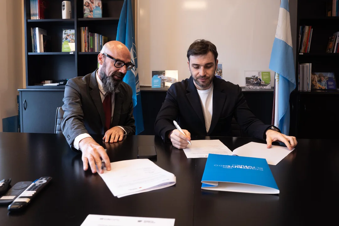 Torres firmó un acuerdo con Naciones Unidas para fortalecer la salud y la educación en Chubut