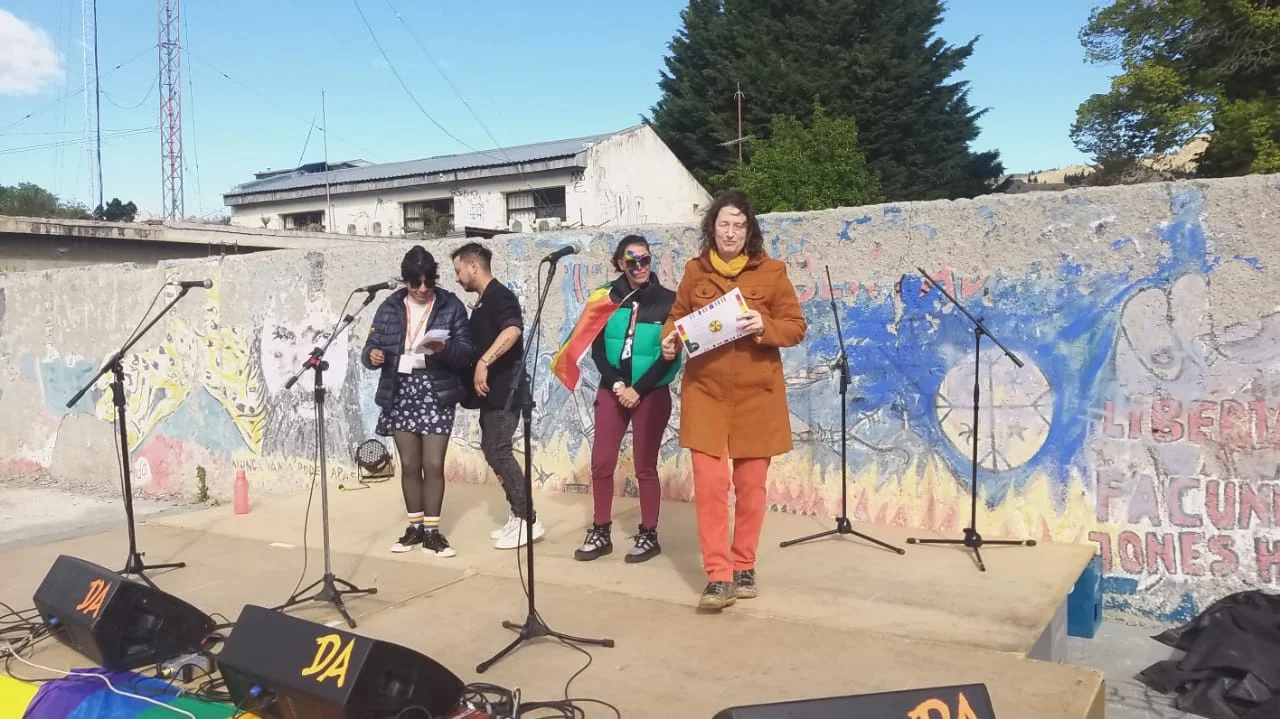 La Marcha del Orgullo LGTBIQ+ tuvo una gran convocatoria en Esquel