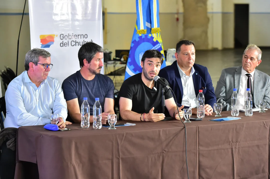 El gobernador de Chubut presentó un programa de capacitaciones para la industria metalmecánica