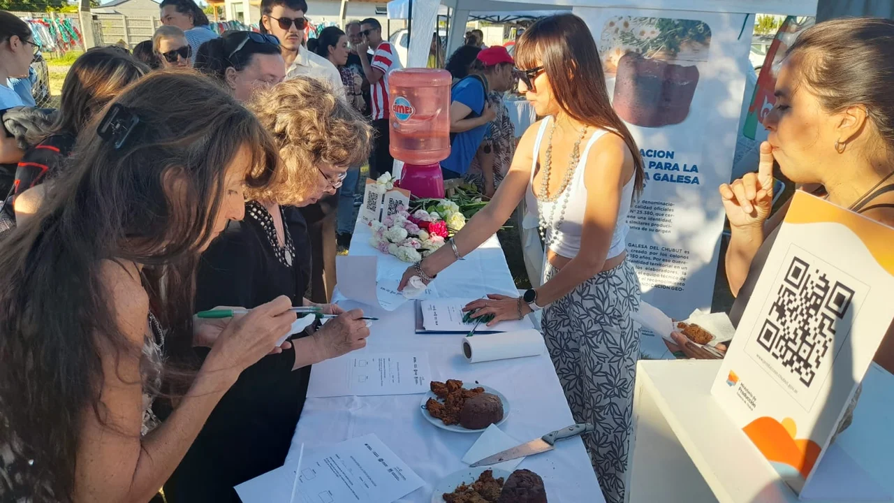 Trevelin vivió su primera Fiesta de la Torta Negra Galesa con gran marco de público