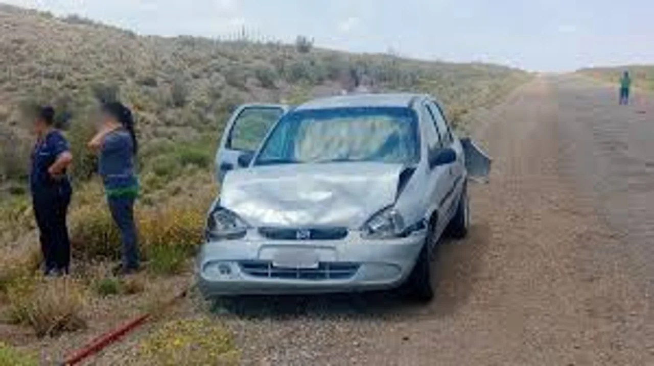 Dos autos protagonizaron un choque en la Ruta 25