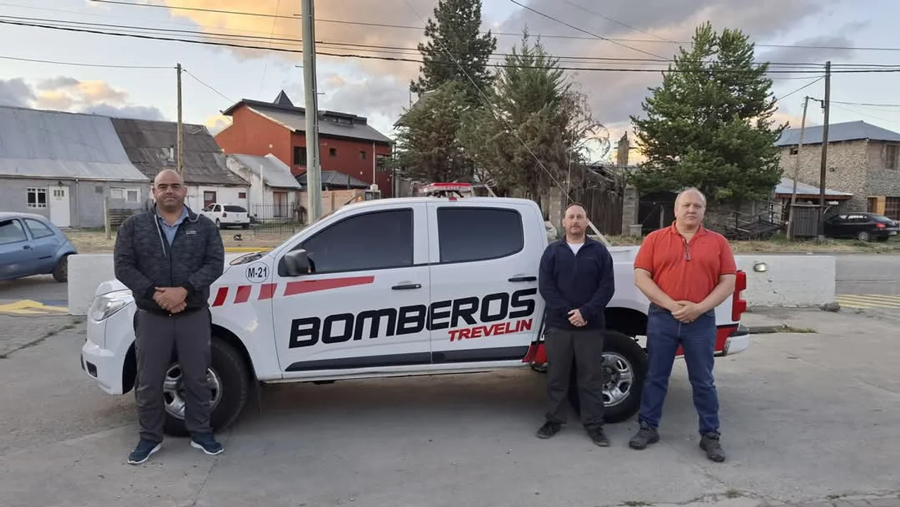 Bomberos Voluntarios de Trevelin recibieron una camioneta