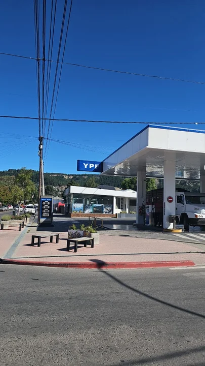 Primer aumento de combustibles del 2025: cuánto cuesta el litro en Esquel