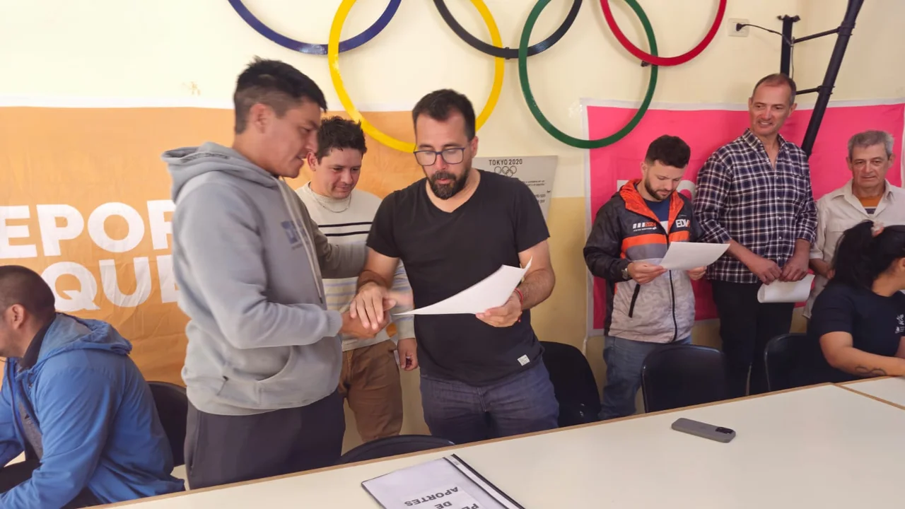Aportes económicos para el desarrollo del deporte en Esquel: futsal, boxeo y newcom
