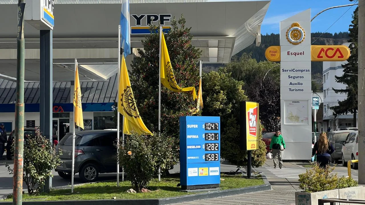 Aumentaron nuevamente los combustibles: ¿a cuánto se venden la nafta y el gasoil en Esquel?
