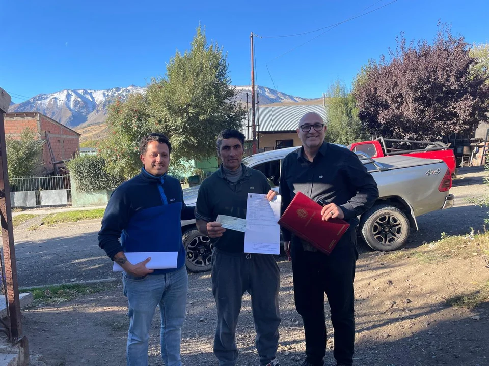 Entrega de aportes a emprendimientos productivos de Esquel y otras localidades de la cordillera