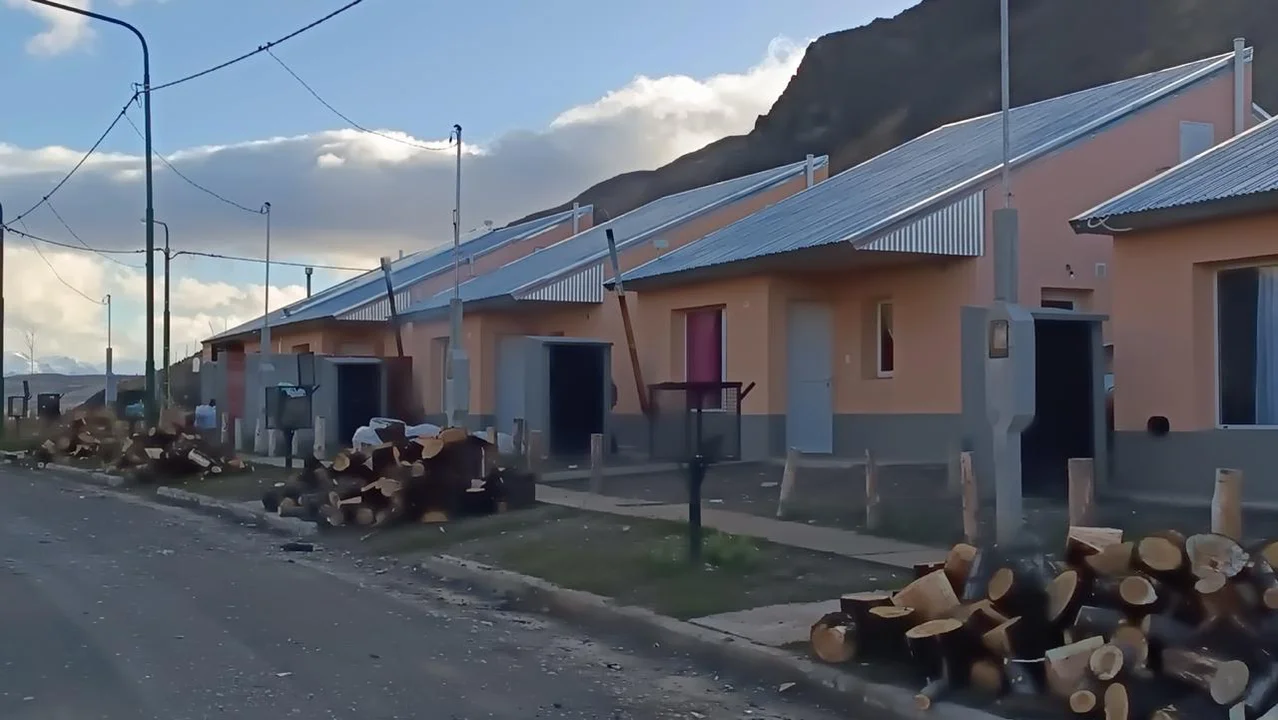 Distribución del Plan Calor 2025: ¿cómo avanza y qué barrios están incluidos en la entrega de leña?
