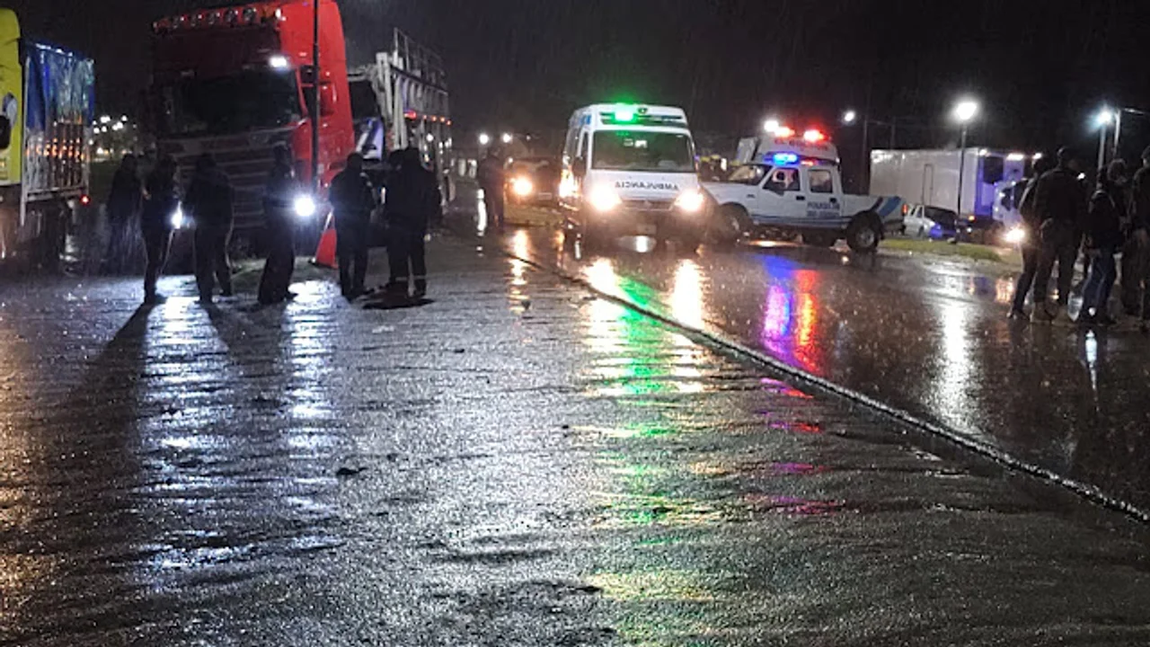 Tragedia en El Bolsón: murió un motociclista tras un fuerte choque en cadena