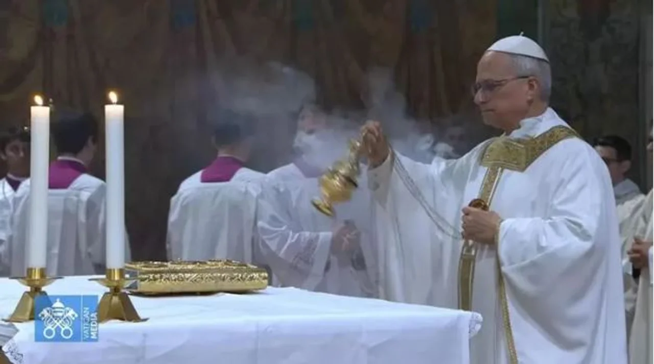 León XIV dio su primera misa como Papa y llamó a “dar testimonio de fe, como nos enseñó Francisco”