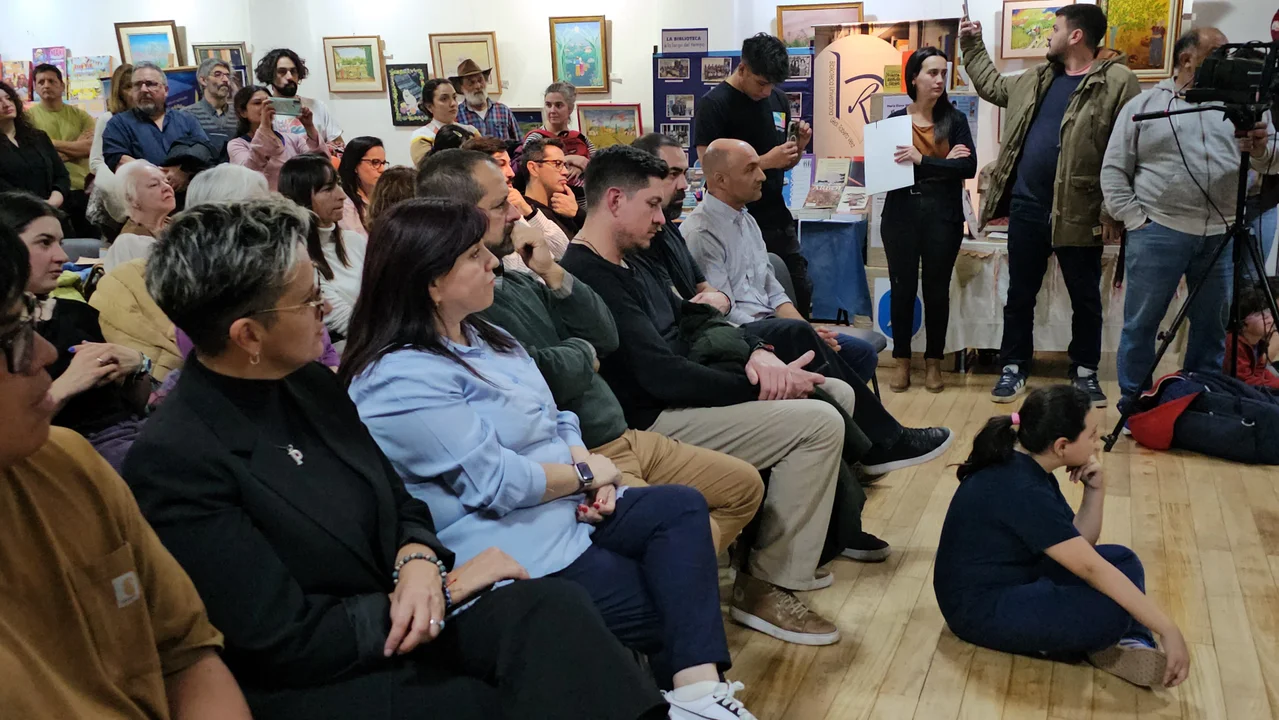 Quedó inaugurada la Feria del Libro en Esquel con un homenaje a María Elena Walsh